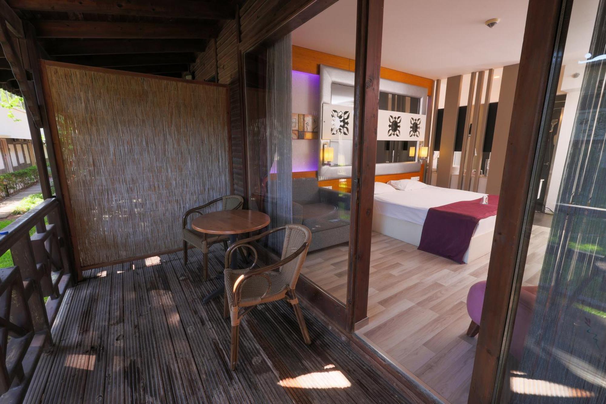 Flora Garden Beach Hotel - Adults Only 16 Plus - Couples Concept Kızılot Dış mekan fotoğraf