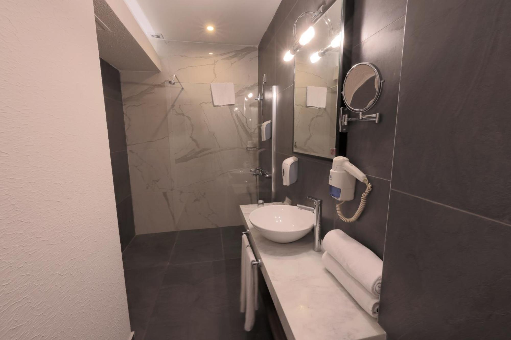 Flora Garden Beach Hotel - Adults Only 16 Plus - Couples Concept Kızılot Dış mekan fotoğraf